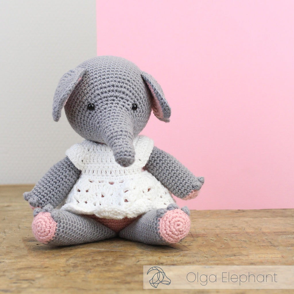 Hardicraft Häkelset Olga Elefant mit Verpackung und fertiger Amigurumi-Figur